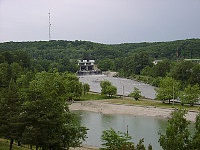 Городской бассейн и река Белая